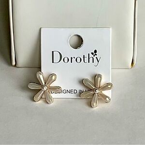 Dorothy Flower Earrings
